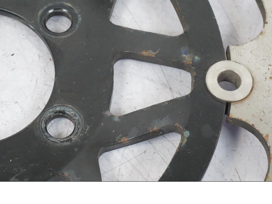 Extrabild5 på Bromsskiva från en Kawasaki ZX-12R -2000 motorcykel.