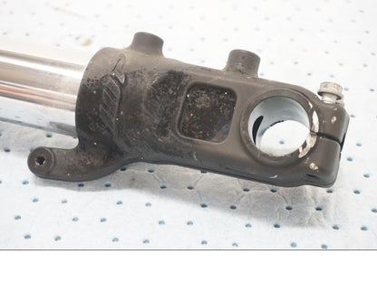 Höger sida på Gaffelben från en KTM 690 SMCR -2015 motorcykel.