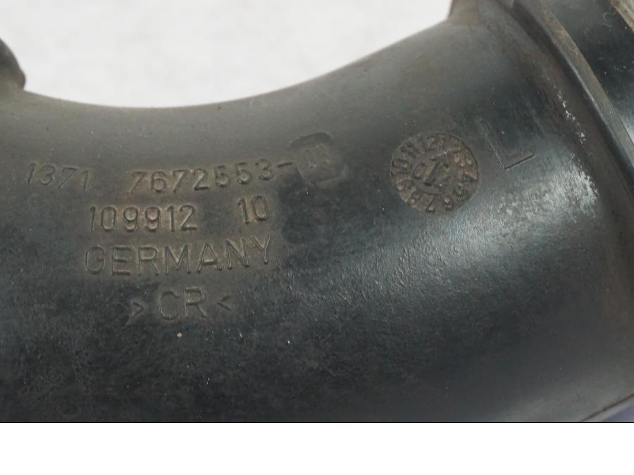 Vänster sida på Luftrör från en BMW R 1200 GS -2005 motorcykel.