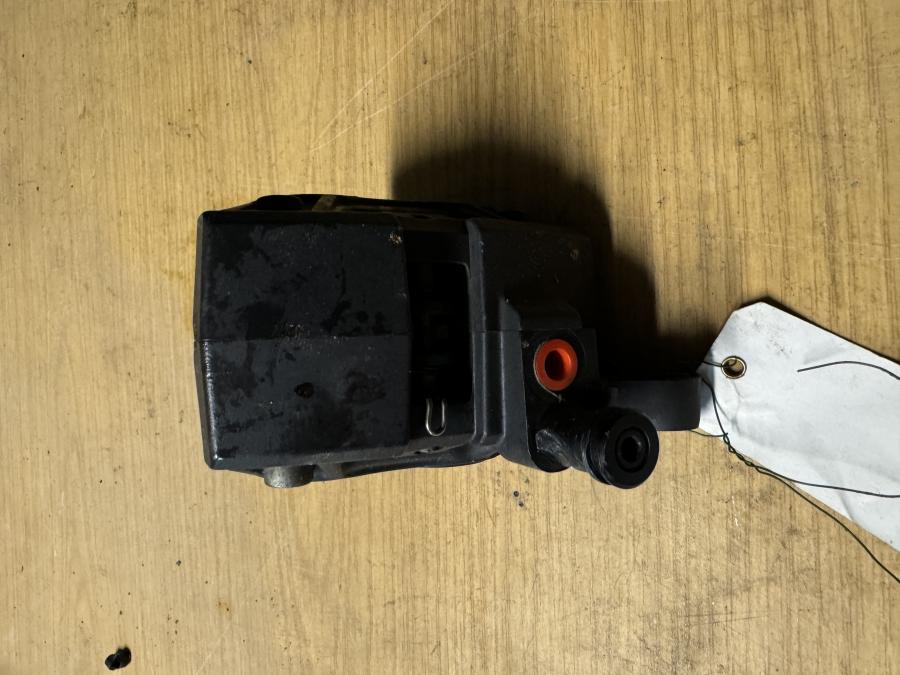 Baksidan på Bromsok från en BMW R 1200 C -2002 motorcykel.