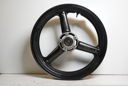 Framsidan på Fälg från en Suzuki GSX 1300 R -2003 motorcykel.