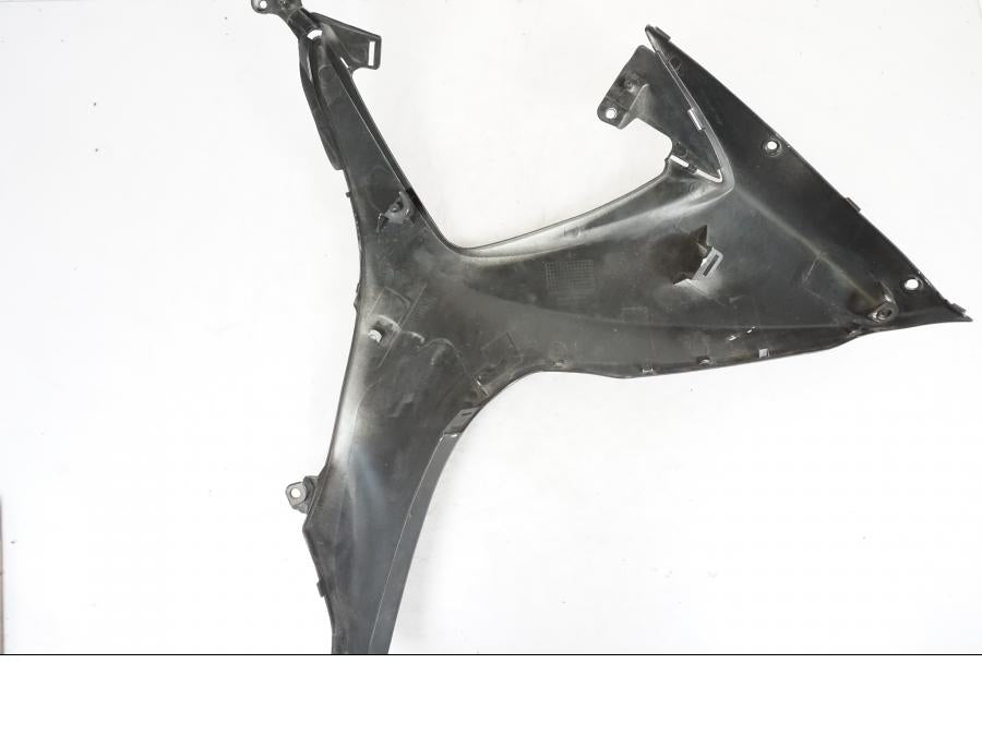 Snett nerifrån på Sidkåpa från en Suzuki GSX-R 750 -2007 motorcykel.