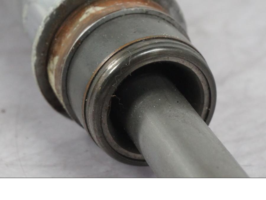 Snett uppifrån på Gaffelben från en BMW F 650 -1994 motorcykel.