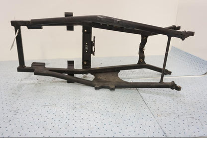 Vänster sida på Bakram från en Triumph Speed Triple -2005 motorcykel.