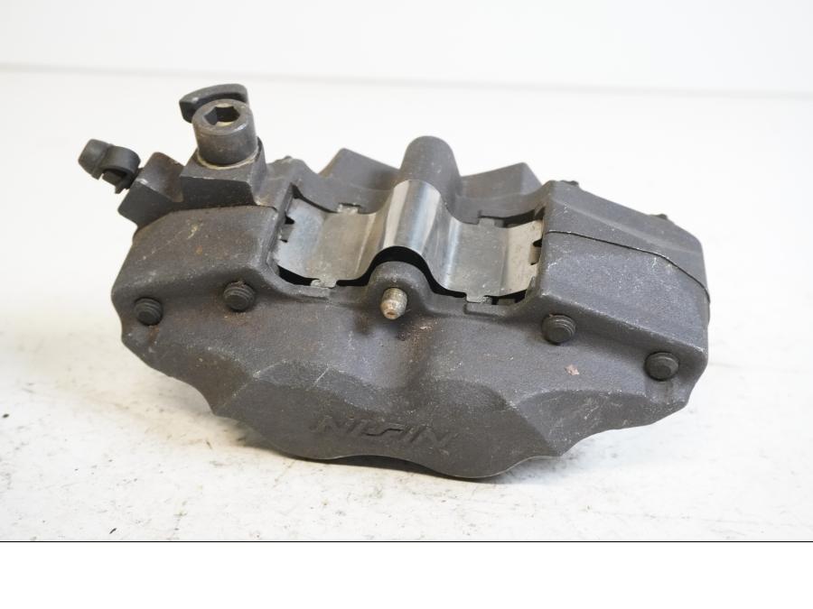 Baksidan på Bromsok från en Honda CBR 900 RR -1994 motorcykel.