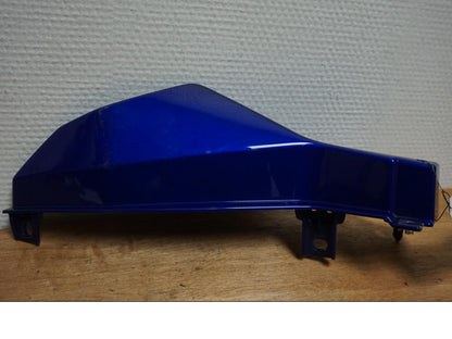 Framsidan på Bakvinge från en Yamaha MT-07 Tracer -2016 motorcykel.