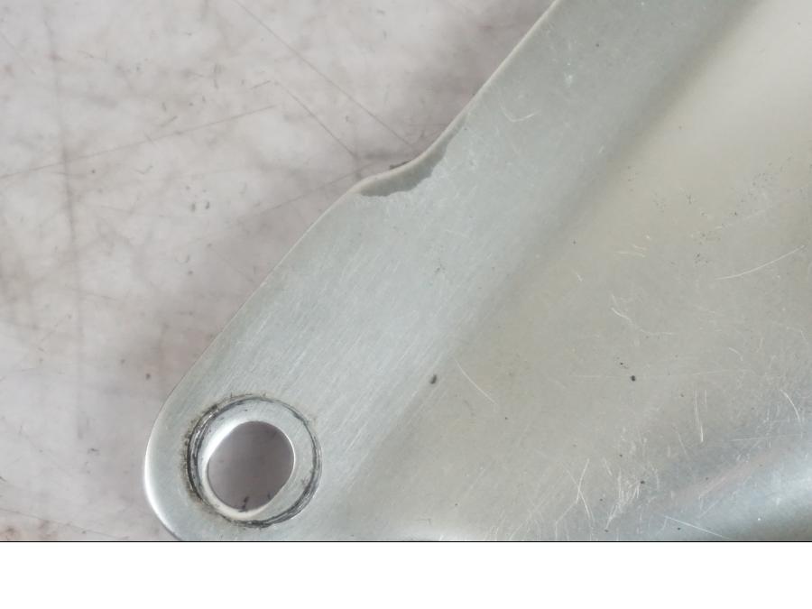 Höger sida på Hälskydd från en Triumph Tiger -2009 motorcykel.