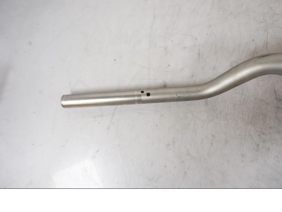 Extrabild1 på Styre från en Yamaha MT-09 -2020 motorcykel.