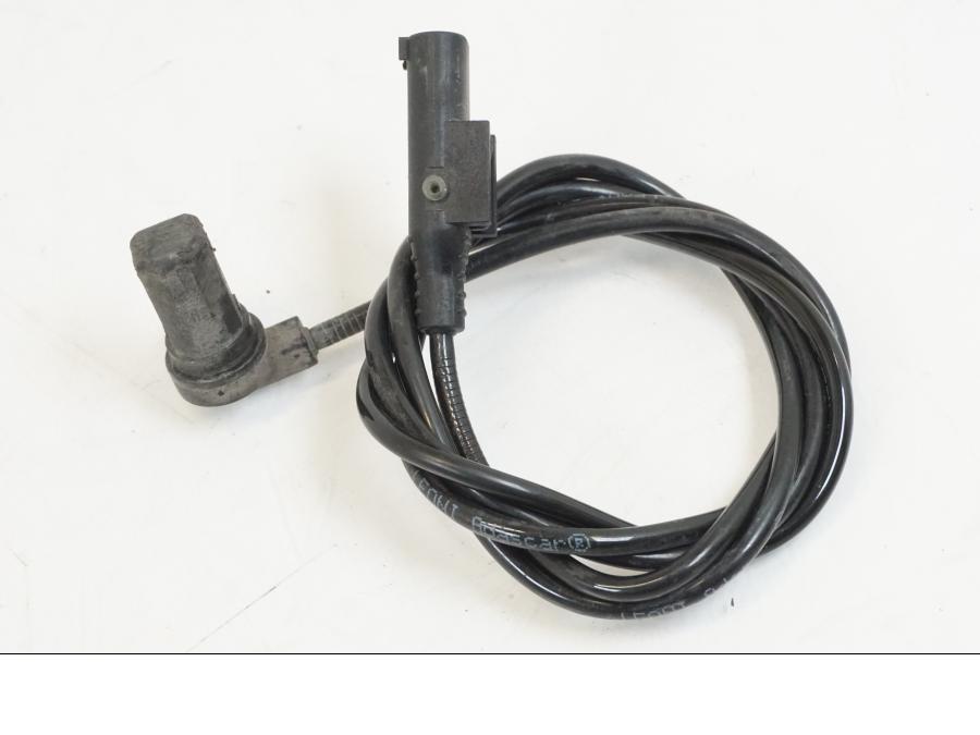 Snett uppifrån på ABS givare från en Aprilia Tuono V4R -2011 motorcykel.