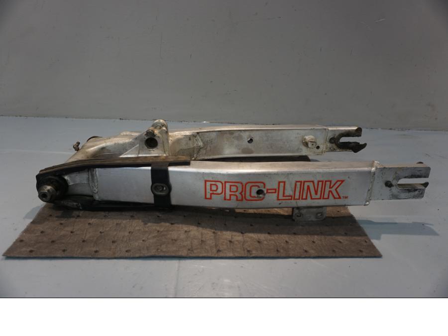 Baksidan på Sving från en Honda XR 600 R -1990 motorcykel.