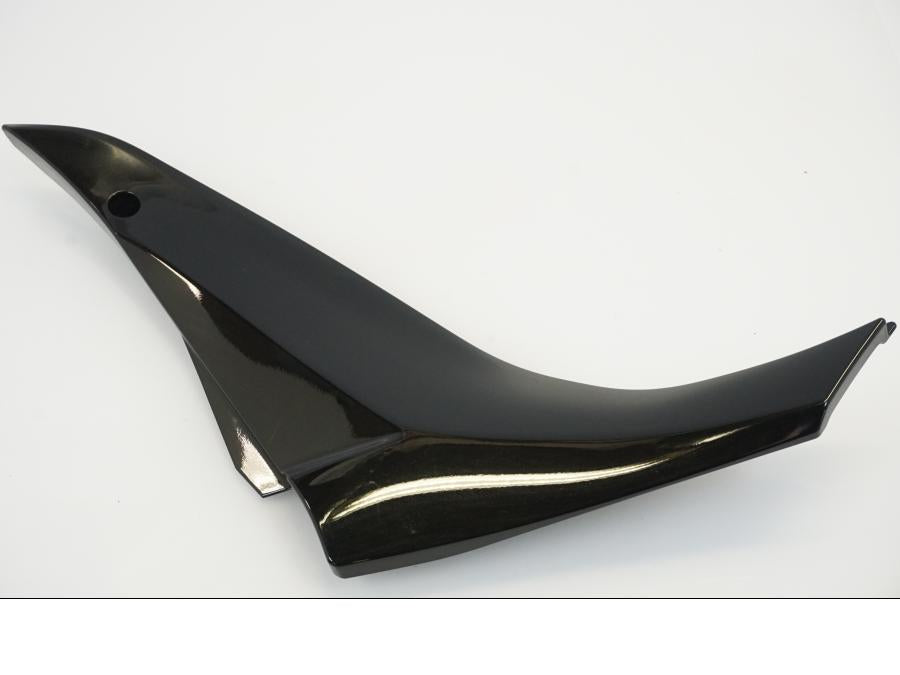 Baksidan på Bensintankskåpa från en Kawasaki ZX-10R -2008 motorcykel.