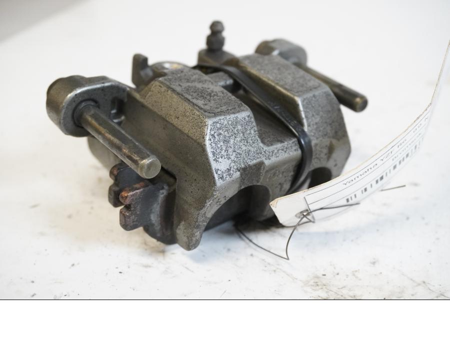 Baksidan på Bromsok från en Yamaha YZF R6 -1999 motorcykel.
