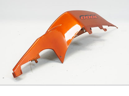 Snett nerifrån på Bakvinge från en Suzuki GSX-R 1000 -2007 motorcykel.