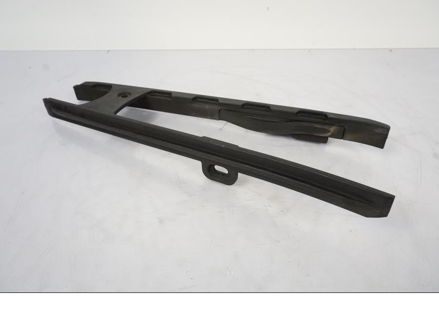 Höger sida på Kedjeskydd från en BMW S 1000 XR -2019 motorcykel.