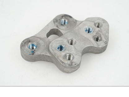 Baksidan på Fotpinnefäste inre från en Suzuki GSX-R 1000 -2007 motorcykel.