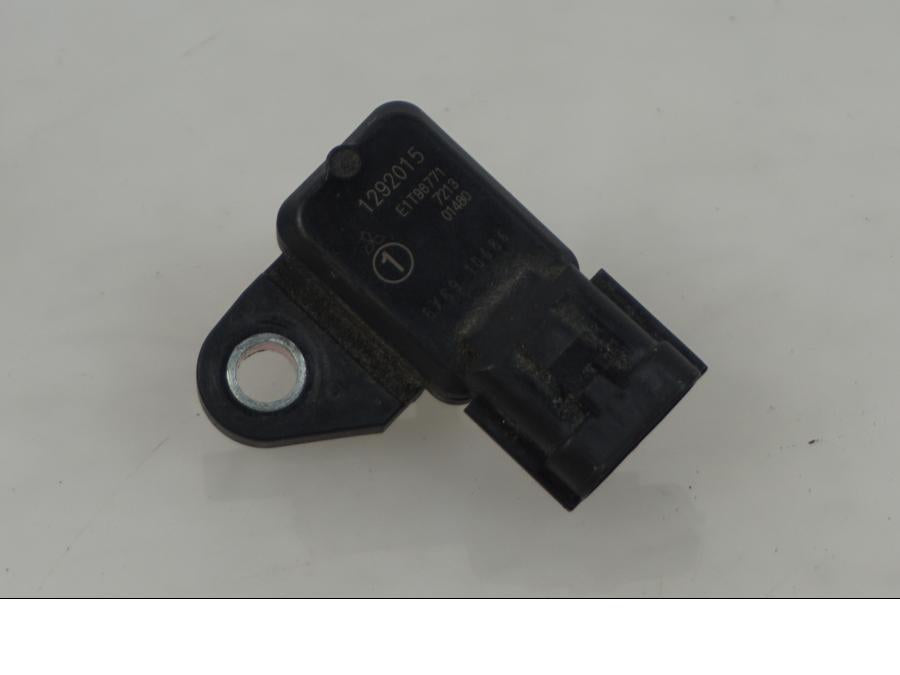 Framsidan på Mapsensor från en Triumph Daytona 675 -2008 motorcykel.