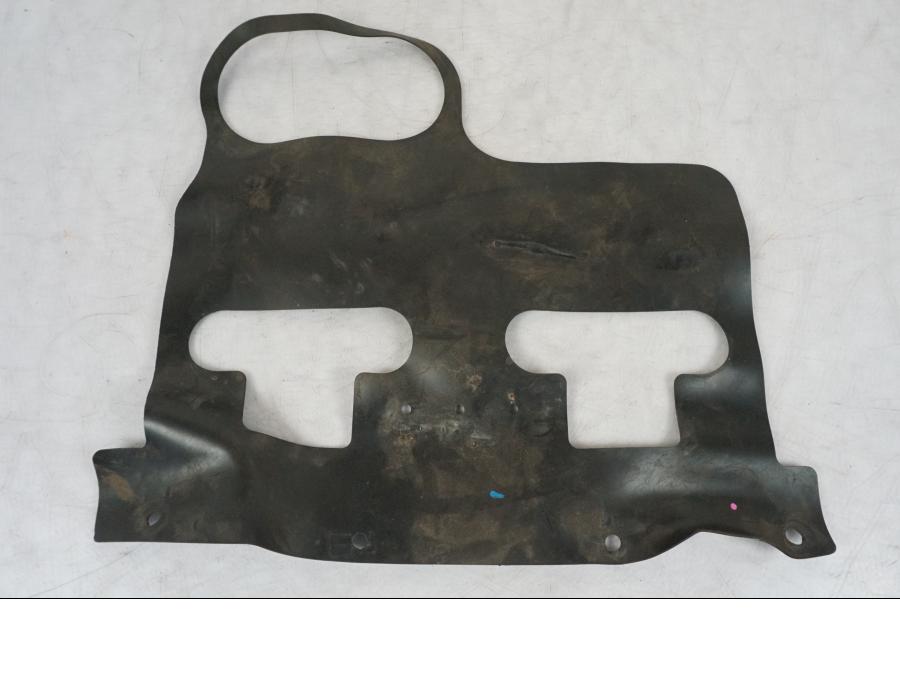 Baksidan på Värmeskydd från en Kawasaki Z 900 -2019 motorcykel.