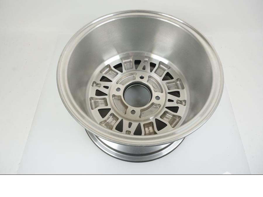 Höger sida på Fälg från en Yamaha YFM 700 Grizzly -2018 motorcykel.