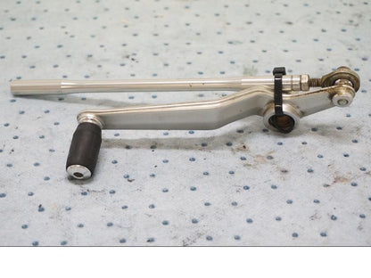 Framsidan på Växelpedal från en MV Agusta F3 675 -2014 motorcykel.