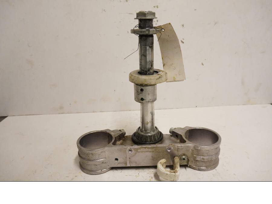 Framsidan på Gaffelkrona från en Gasgas CG 250 -2013 motorcykel.