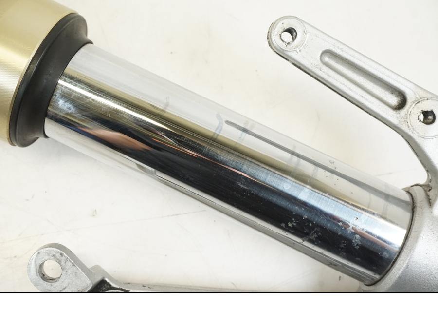 Extrabild5 på Gaffelben från en Yamaha YZF 1000 R1 -2001 motorcykel.