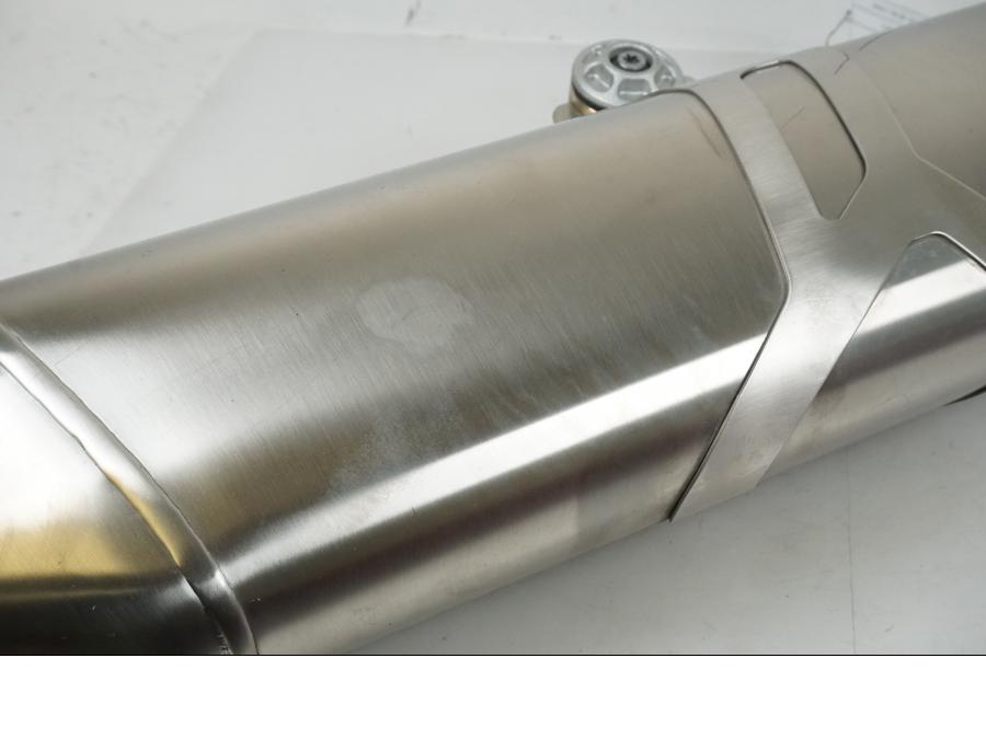 Höger sida på Ljuddämpare från en BMW F 750 GS -2019 motorcykel.