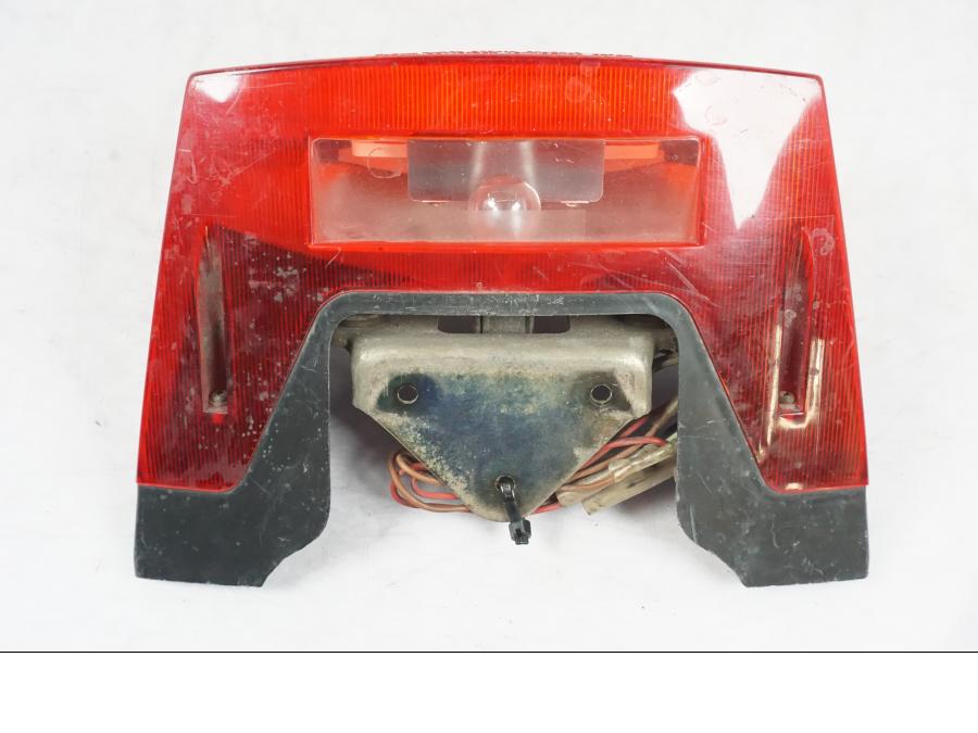 Snett nerifrån på Baklampa från en Suzuki GSX 400 -1983 motorcykel.