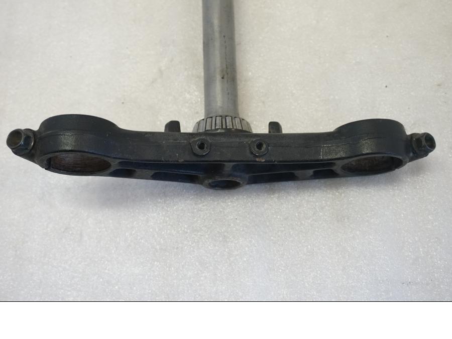 Snett uppifrån på Gaffelkrona från en Honda CBR 1100 XX -1998 motorcykel.