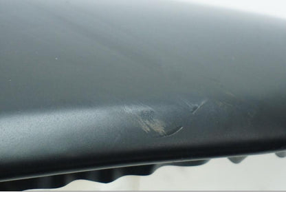 Snett nerifrån på Sadel från en Kawasaki Z 800 -2013 motorcykel.