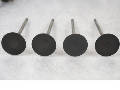 Extrabild2 på Insugsventil från en Kawasaki Z 900 -2019 motorcykel.