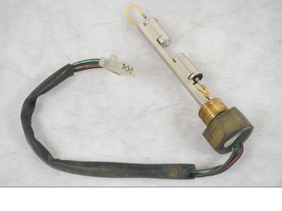 Framsidan på Bensintankgivare från en Suzuki SV 650 -1999 motorcykel.