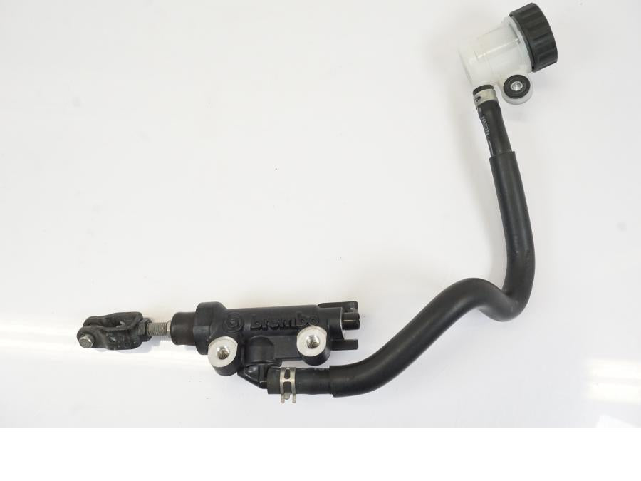 Framsidan på Bromshuvudcylinder från en Yamaha MT-07 -2016 motorcykel.