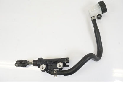 Framsidan på Bromshuvudcylinder från en Yamaha MT-07 -2016 motorcykel.