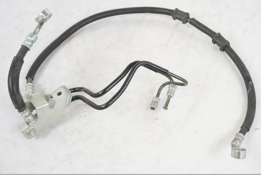 Framsidan på Bromsledning från en Suzuki GSX-S 1000 -2017 motorcykel.