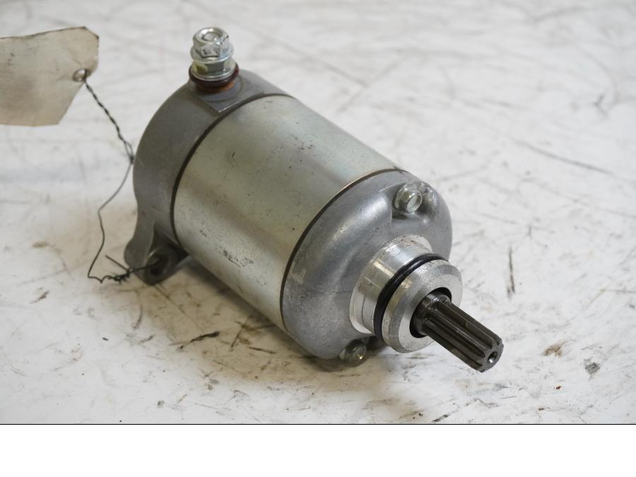 Framsidan på Startmotor från en Kawasaki ZZ-R 1400 -2010 motorcykel.