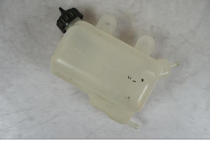 Framsidan på Vattenexpansionskärl från en Kawasaki Z 900 -2019 motorcykel.