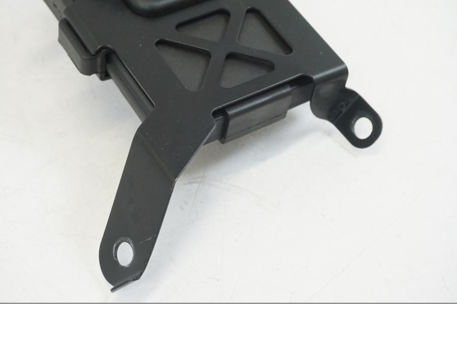 Höger sida på Styrdon från en Yamaha MT-09 Tracer -2021 motorcykel.