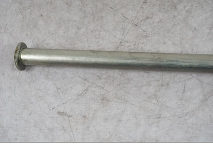 Höger sida på Axel från en Yamaha MT-09 -2024 motorcykel.