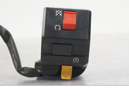 Baksidan på Styrelreglage från en Buell 1125 R -2008 motorcykel.