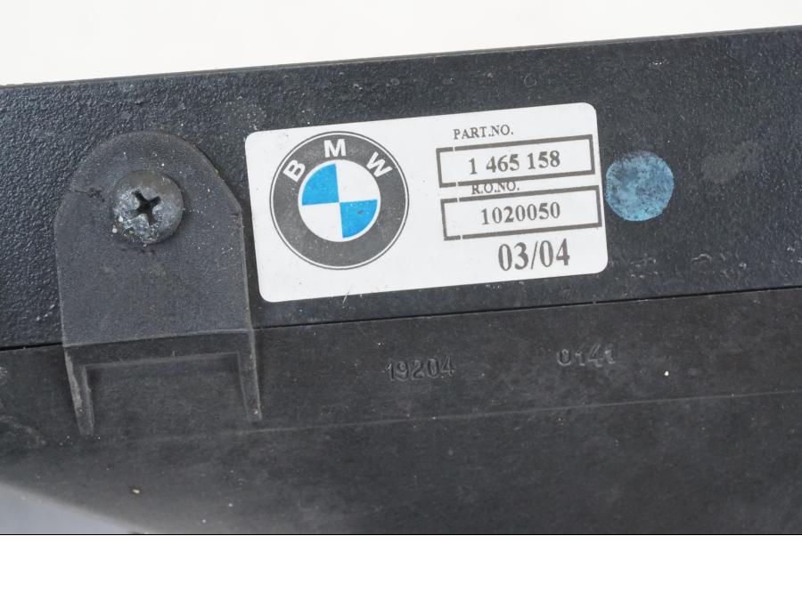 Vänster sida på Vattenkyl från en BMW K 1200 LT -2004 motorcykel.