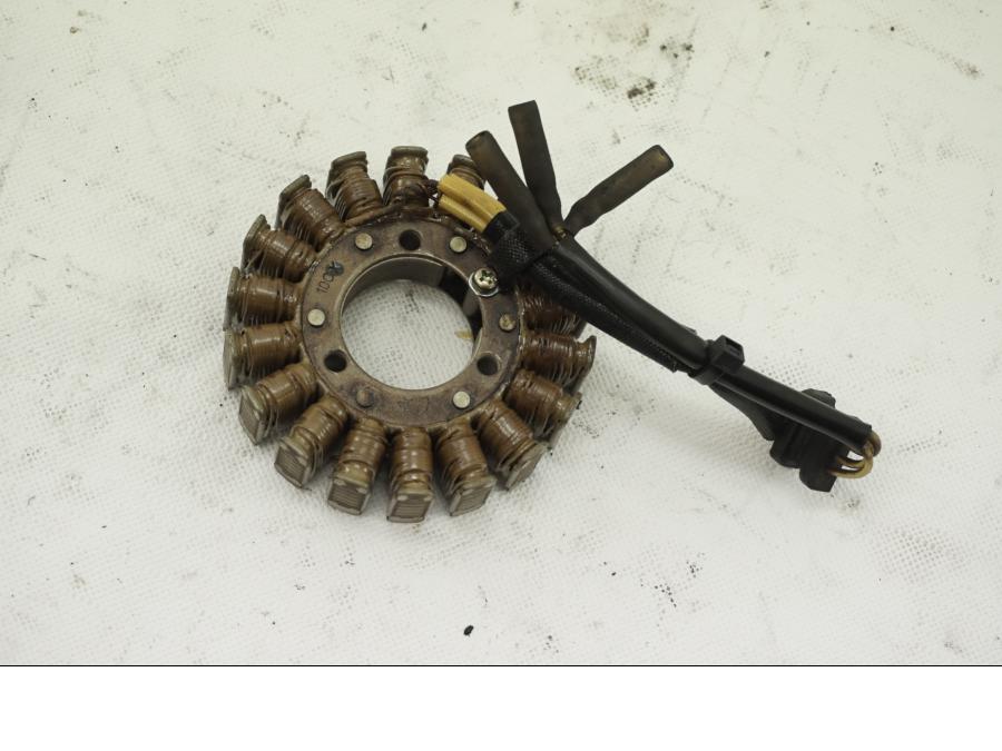 Framsidan på Generator från en Kawasaki Z 750 80-tal -1984 motorcykel.