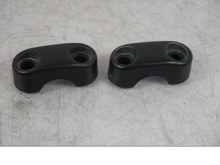 Baksidan på Styrfäste från en BMW R 1100 GS -1998 motorcykel.