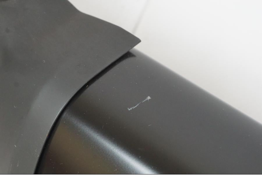 Vänster sida på Ljuddämpare från en Kawasaki ZZ-R 1400 -2012 motorcykel.