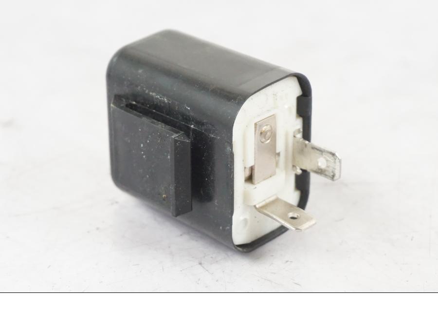 Baksidan på Blinkersrelä från en Kawasaki ZX-6R -2011 motorcykel.