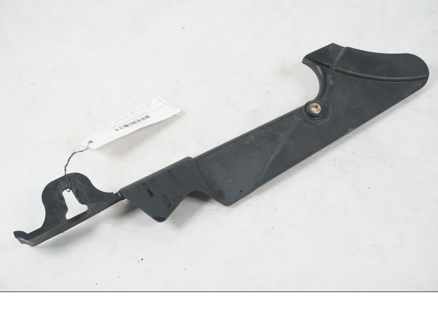 Framsidan på Remskydd från en H-D Softail FXCW Rocker -2008 motorcykel.