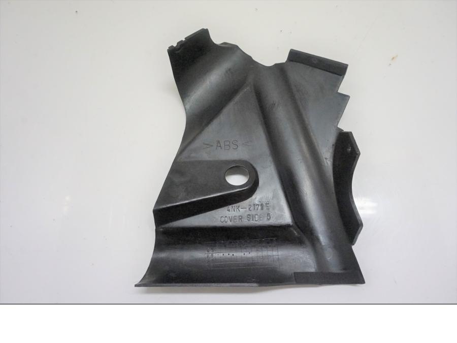 Baksidan på Ramplast från en Yamaha XVZ 1300 -1997 motorcykel.