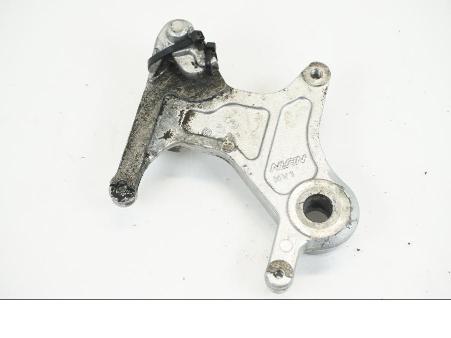 Framsidan på Bromsoksfäste från en Honda XRV 750 -2001 motorcykel.