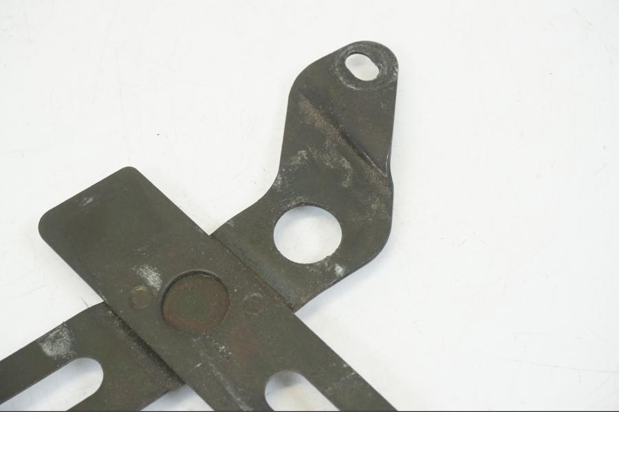 Extrabild1 på Batterihållare från en Honda CB 750 -2002 motorcykel.