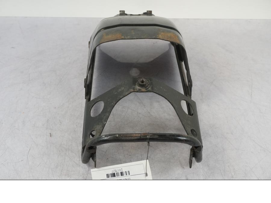 Baksidan på Bakskärmstag från en Suzuki VZ 800 -2000 motorcykel.