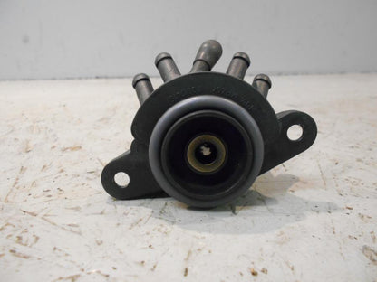 Höger sida på Tomgångsventil från en BMW K 1300 R -2009 motorcykel.